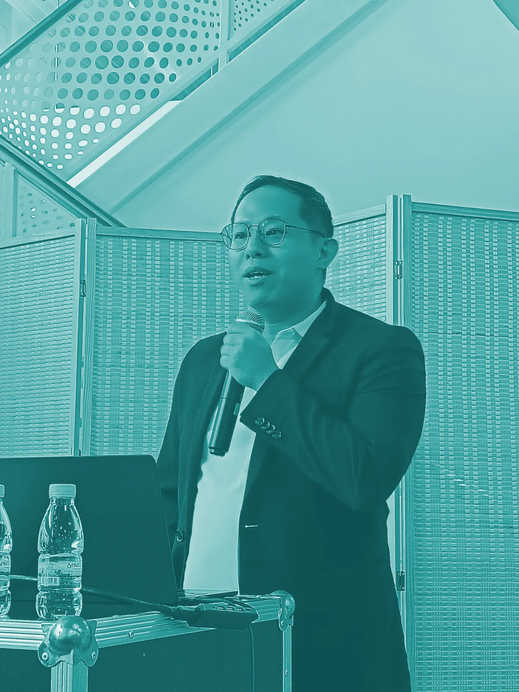 Ng Keng Fai, Lead Trainer at GrowthPro Asia, delivering a corporate AI session.