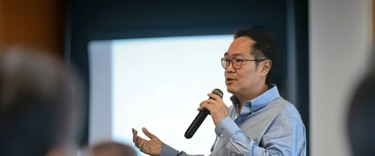 Peter Kua leading an AI training session.